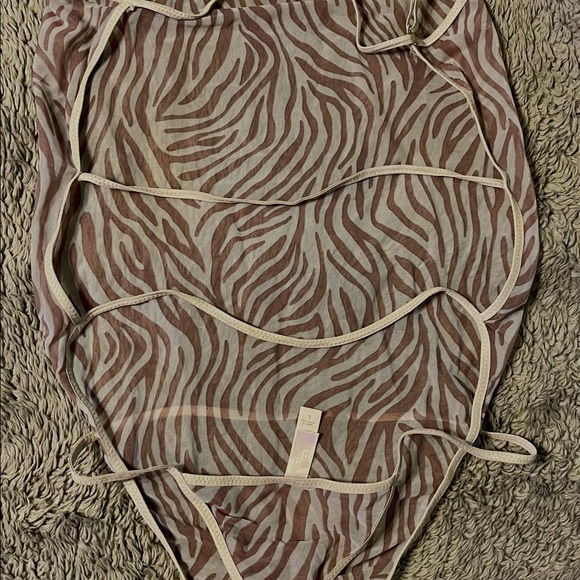 Victoria Secrets Bodysuit Vintage Y2K Tiger Stripe/strapy back/front transparent - Picture 2 of 4
